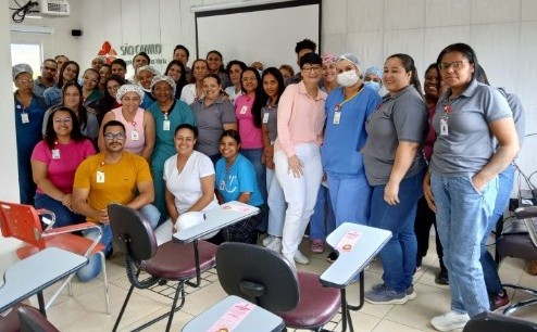 HMH promove no 3º dia da Semana da SIPAT palestra sobre prevenção e conscientização do câncer de mama